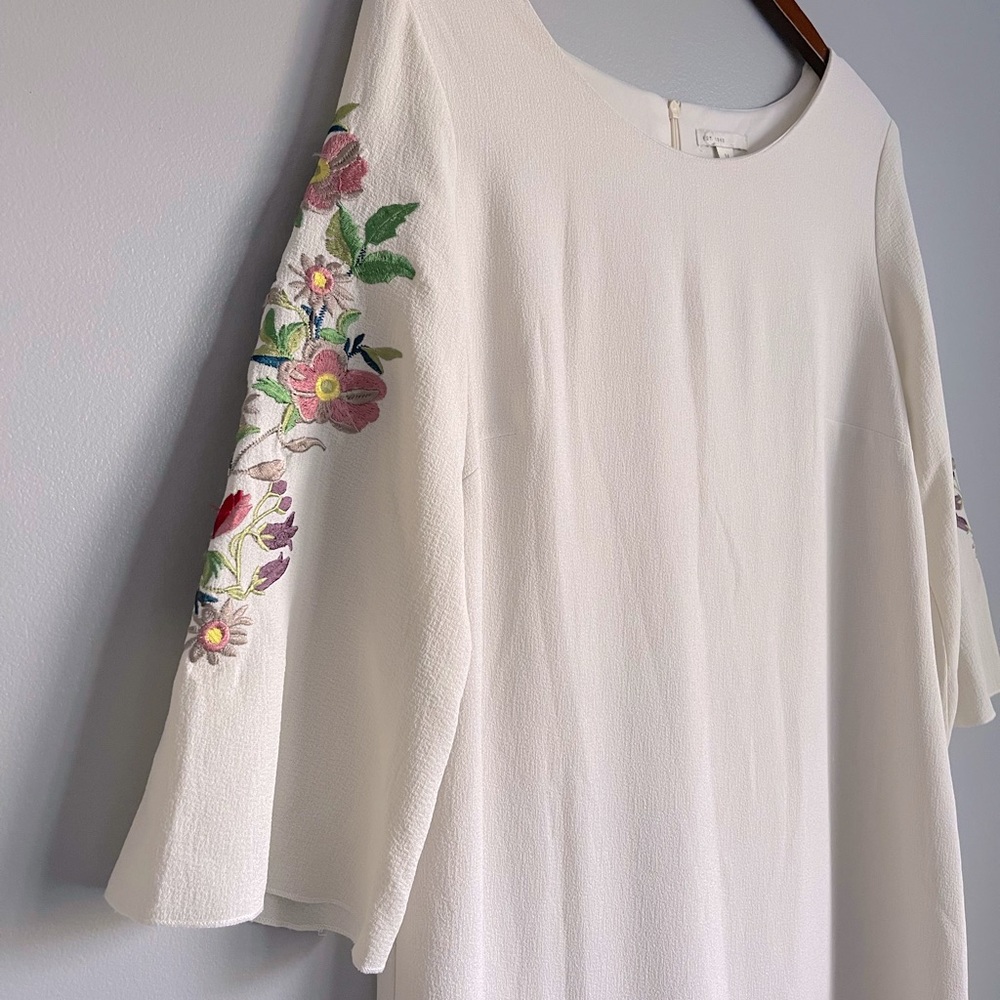 Cato floral embroidered sleeve shift dress, size medium